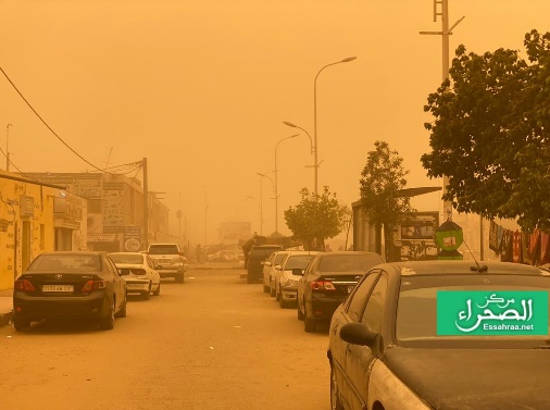 Une vague de poussière plonge Nouakchott dans une demi-obscurité!