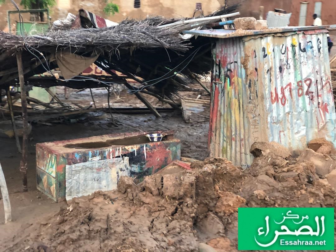 مساكن أتى عليها الفيضان