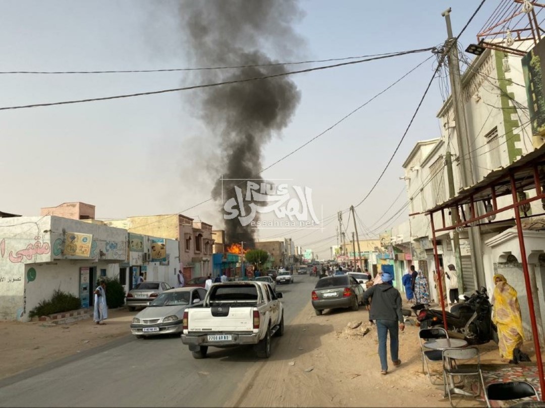 حريق في محل تجاري بلكصر - (المصدر: الصحراء Plus)