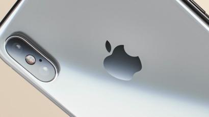 اعترفت أبل في 2017 بأنها تخفض سرعة تشغيل الطرازات الأقدم من هواتف iPhone