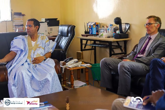 Un responsable à l'ambassade US visite le centre « Essahraa » …Photos