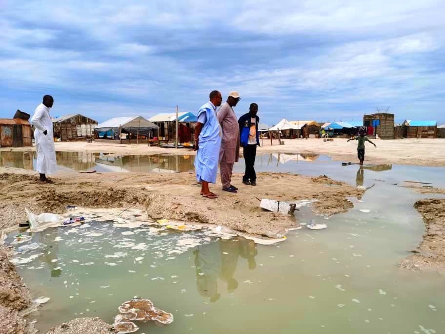 O. Bekaye s’informe des  mares formées dans des quartiers de Nouakchott