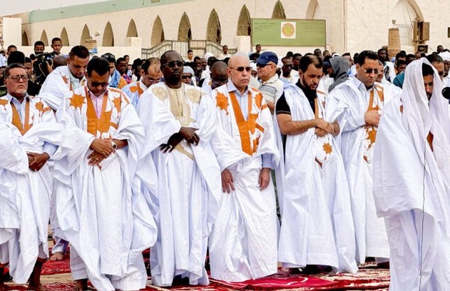 Le Président de la République accomplit la prière de l’Aïd al-Adha à Aïoun