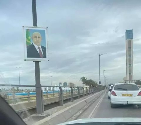 L'Algérie brandit des portraits géants du président Ghazouani dans ses rues