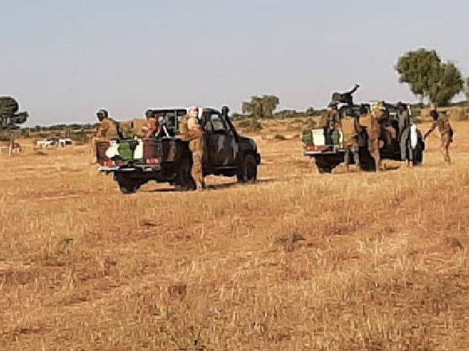 6 militaires maliens et prés de 30  terroristes tués dans une double attaque