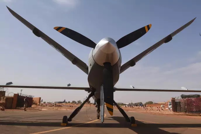 Un drone de l’armée française à l’aéroport militaire de Niamey, en 2015.