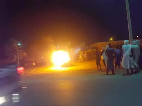 Un véhicule et un magasin détruits dans deux incendies séparés à Nouakchott