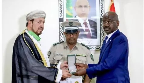 Merzoug décore des diplomates étrangers en fin de mission en Mauritanie