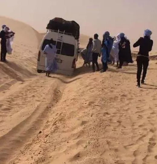 La route Moudjéria - Letfetar ensevelie par les dunes mobiles (photos)