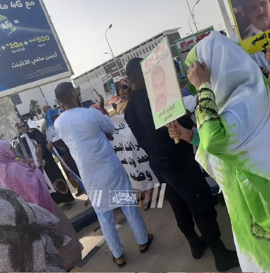 Manif devant le palais demandant la libération d'un détenu (Photos)