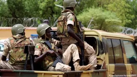 Mali : des douaniers et civils tués dans une attaque terroriste