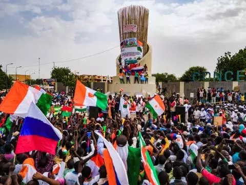 Journal Izvestia : le Niger souhaite accueillir une base militaire russe