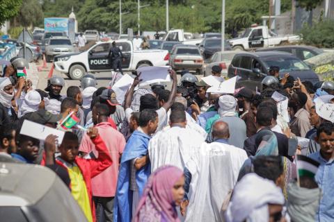 جانب من الوقفة التي نظمها الصحفيون الموريتانيون تضامنا مع فلسطين- الصحراء