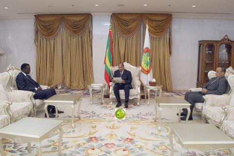 جانب من لقاء ولد عبد العزيز مع وزير الخارجية السنغالي (و م أ) 