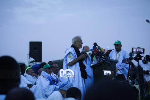 رئيس حزب التكتل أحمد ولد داداه خلال مهرجان المعارضة - المصدر(الصحراء)