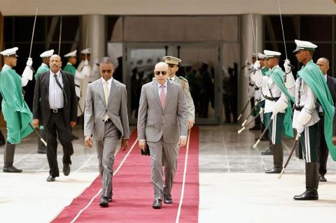 الرئيس غزواني لدى مغادرته العاصمة نواكشوط باتجاه آكرا