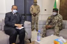 الرئيس المالي ووزير خارجية موريتانيا خلال لقاء سابق ببامكو_مواقع التواصل
