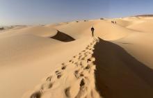 سياح أجانب في موريتانيا (المصدر: الانترنت)